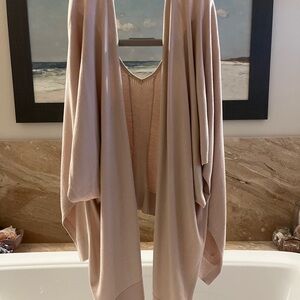 Lululemon Free To Coast Wrap, Pink